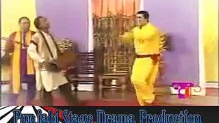 Zafri Khan best funny dance in Pakistani Punjabi Stage Drama funny clips - Dailymotion