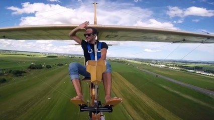 El vuelo de la felicidad: sin pies y sin manos