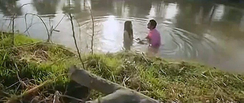 عائشہ عمر کا نہاتے ہو لڑکے کے ساتھ خفیہ ویڈیو موبائل سے چوری