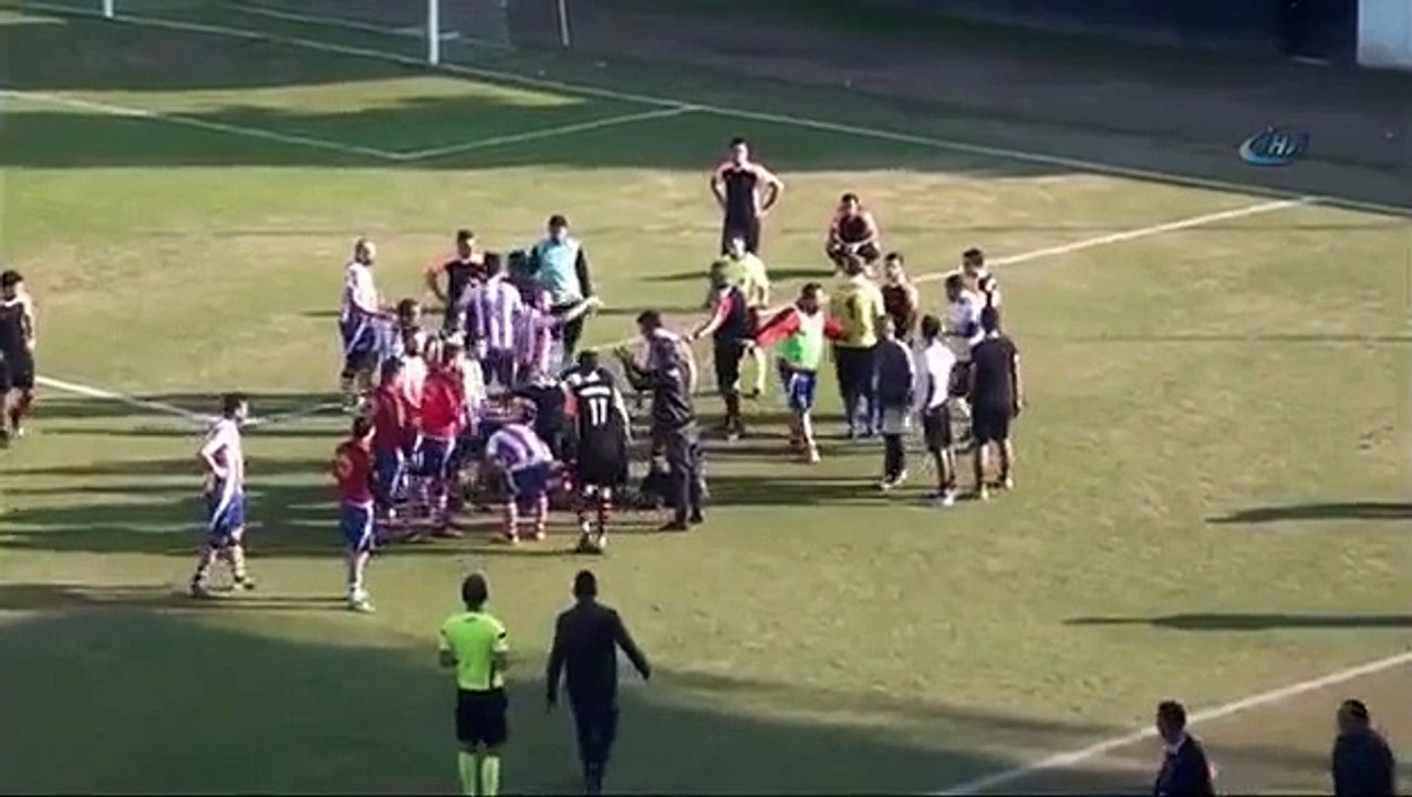 Turkish player brutally kicks opponent in the head after receiving a red card