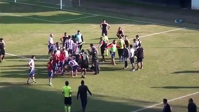 Turkish player brutally kicks opponent in the head after receiving a red card