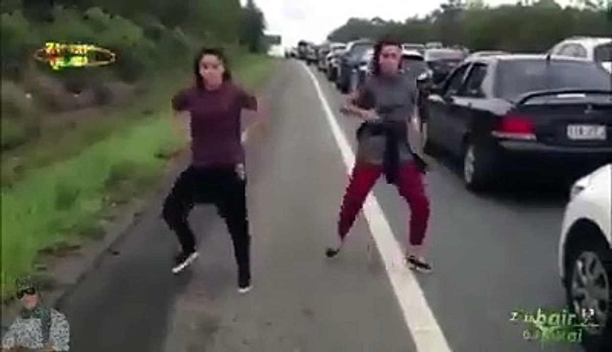 Fantastic Dance on Road
