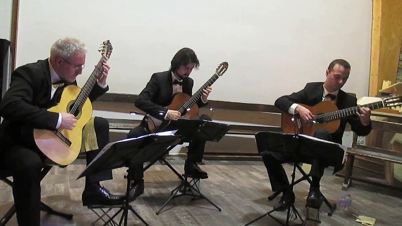 L'Evasion - Astor Piazzolla - Live - Trio LLomarisse