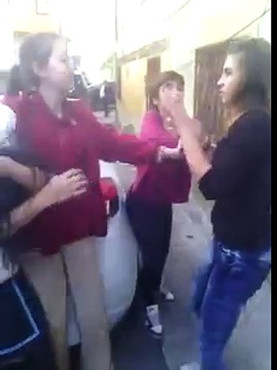 Küfürlü Kız Kavgası