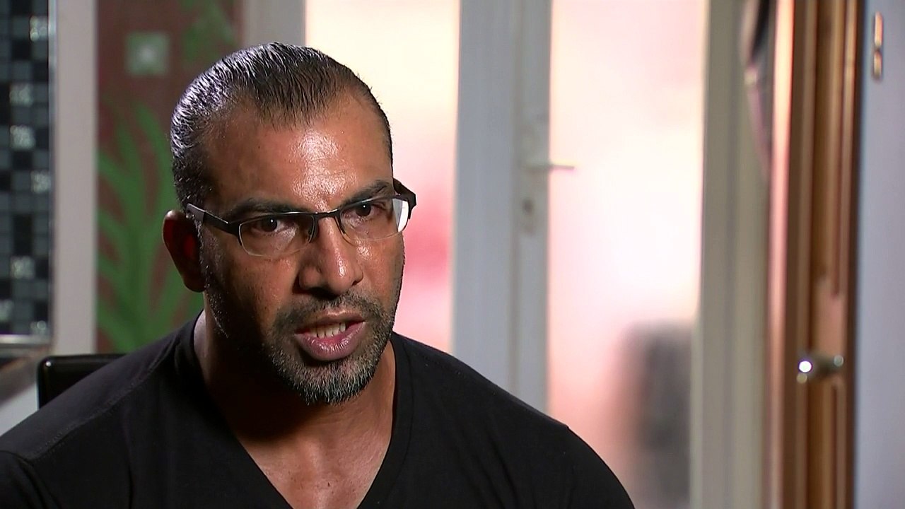 Muslim family stopped from flying to Disney Land
