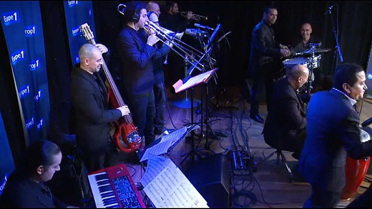 Yuri Buenaventura interprète "Le jazz et la java"