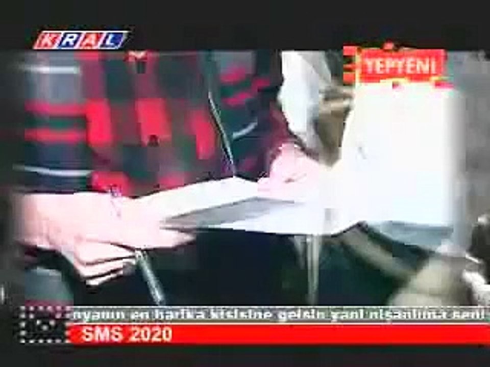 Mahsun KirmizigüL feat. Cem Karaca - Hayat Ne Garip (2004)