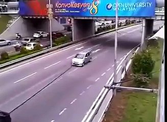 Polisle Dalga Geçen Driftçi