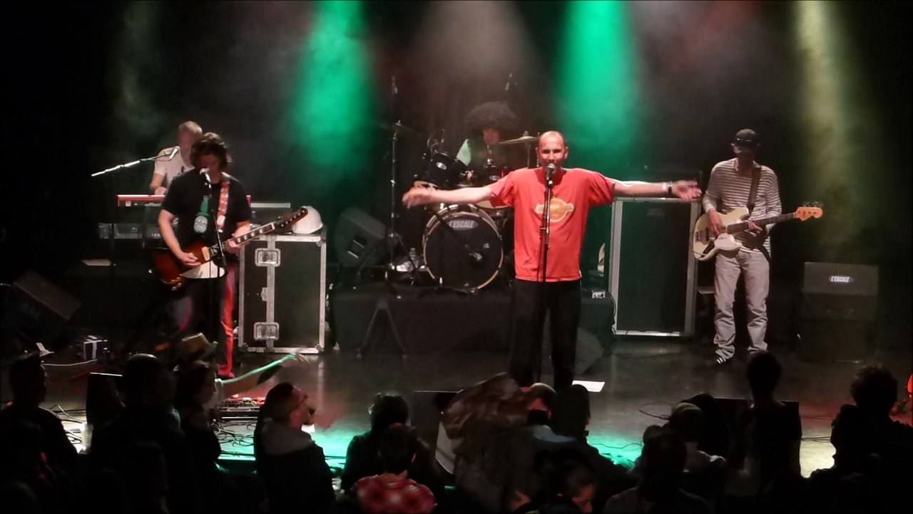 Daïpivo à la MJC l'escale - quand il arrive au comptoir (live)