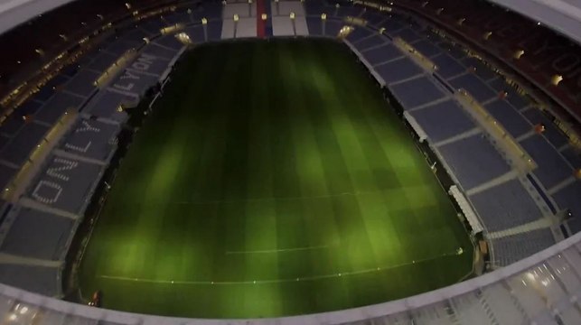 Base jump dans le Grand Stade de Lyon