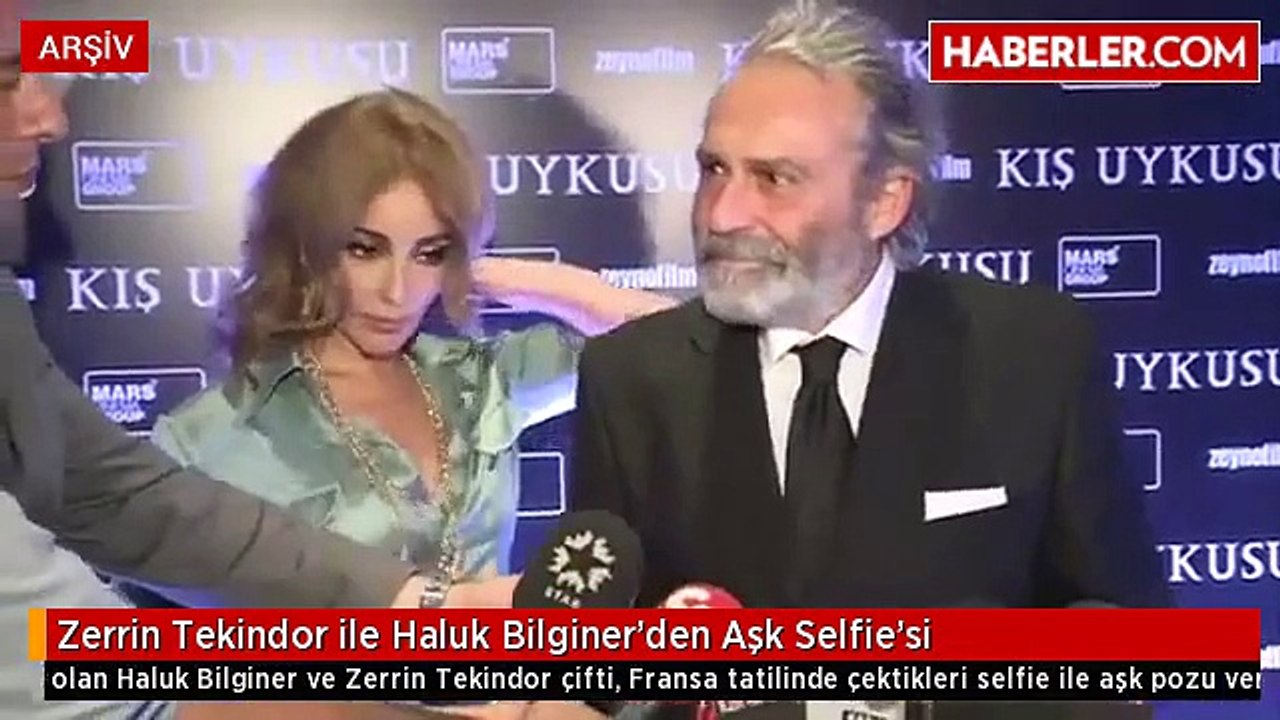 Zerrin Tekindor Selfie