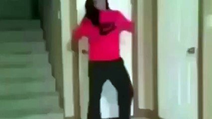 نهاية فتاة ترقص خلف الباب