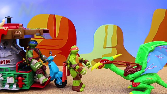 Ninja Turtles Classic Cave-Turtle Raph and Dinosaur Pterodactyl Meets TMNT Mikey and Leo