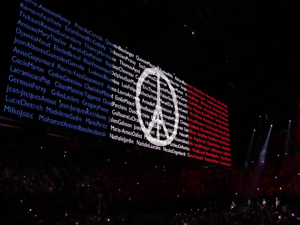 22. U2 Beautiful Day (06-December-2015) [Live From Paris HBO HD]