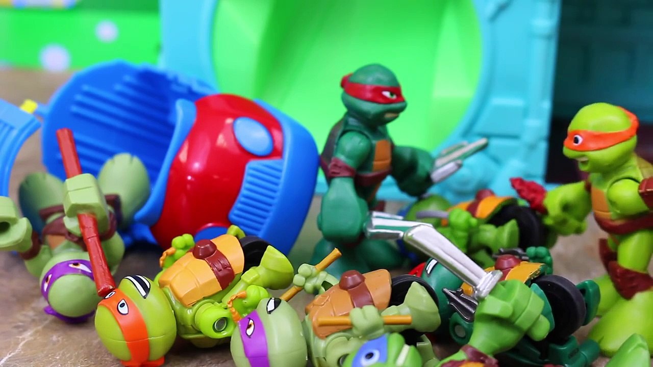 Ninja Turtles New T-Sprints Mad Motion Mikey and Lickety-Split Leo Racing and Crashing TMNT Toys