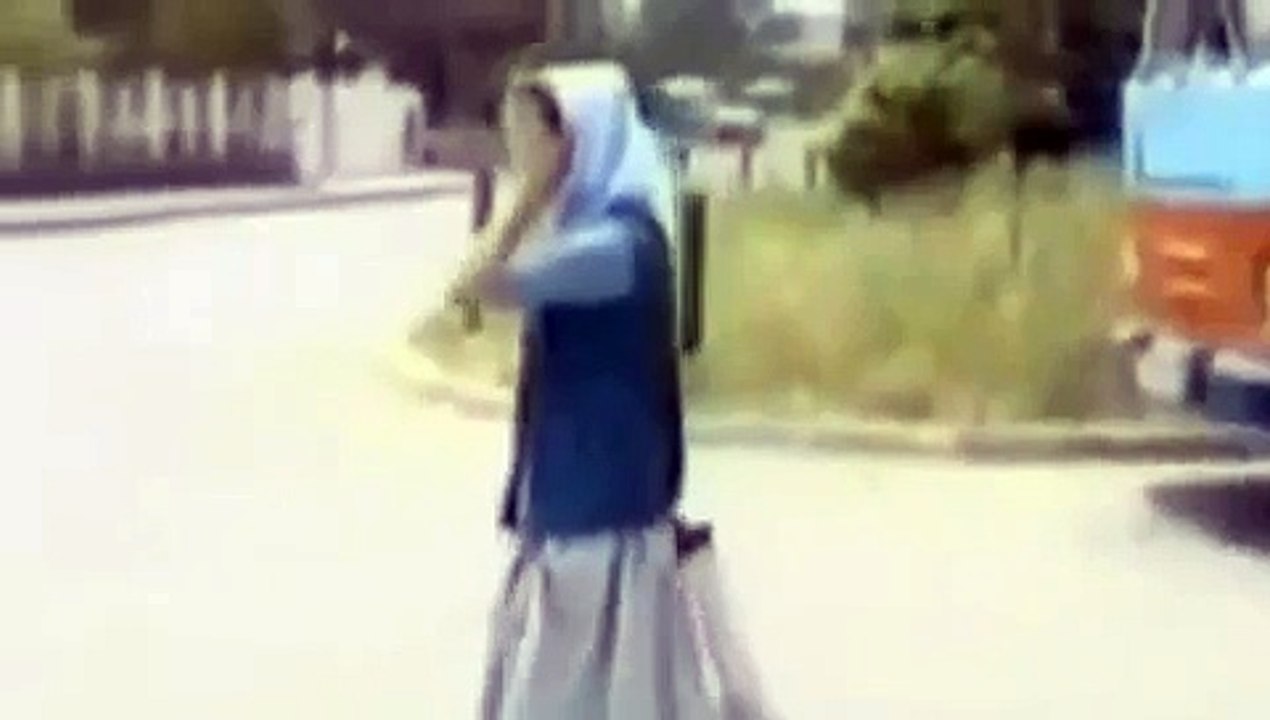 Kibariyeden eşi Görülmemiş Araba Çarpma Sahnesi