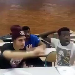 Quand ton prof efface le tableau alors que t'as pas fini d'écrire