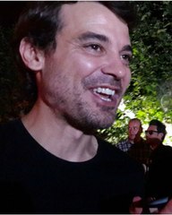 Pedro nota con la Nelly en presentación elencos - 22 de Diciembre