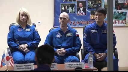 Next Space Station Crew Meets Officials on Eve of Launch