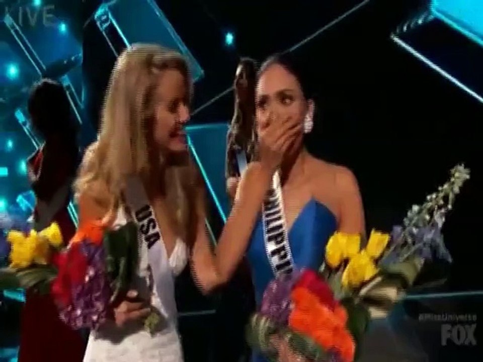 My mistake! Disaster on Miss Universe as Steve Harvey announces the WRONG winner - and a tearful Miss Colombia has to take off her crown and hand it over to Miss Philippines on live television