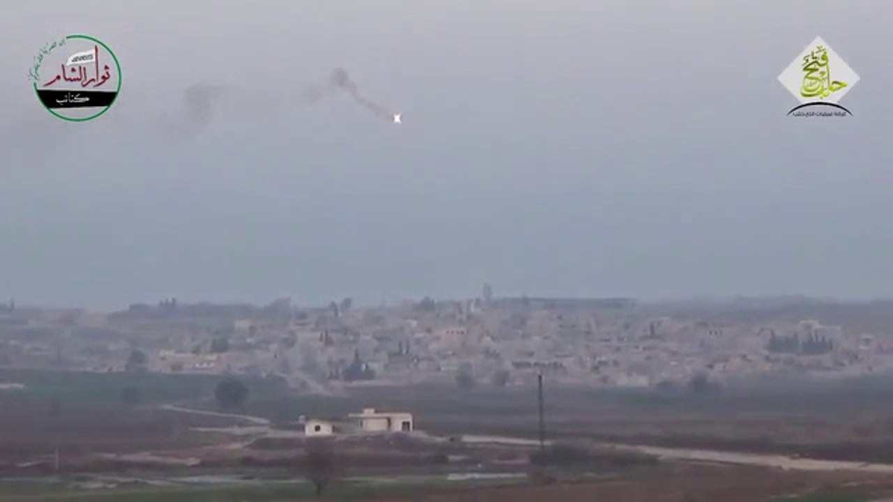 Un pickup évite un missile