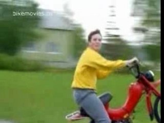 Wheeling en mobylette