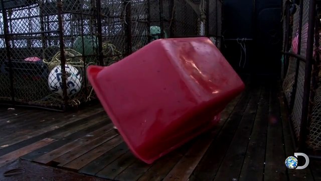 Danny Threatens Captain Johnathan | Deadliest Catch