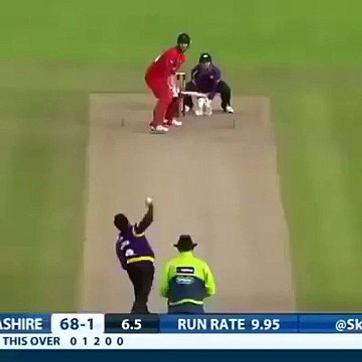 history ma pehla catch asa pakra hai kesi nay must see
