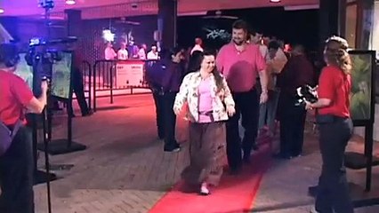 Feast With the Beasts Willie the Chimpanzee Reacts to His Own Reflection!