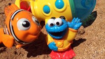 Toy Hawaiian Vacation Cookie Monster at Beach with Disney Finding Nemo Bath Submarine Under Water
