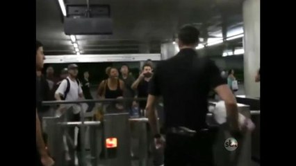 Seguranças do Metrô agridem estudante durante protesto