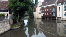 Cours d'eau et canards à Chartres
