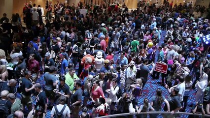 Costume Tips for Conventions - Information Elevator #7