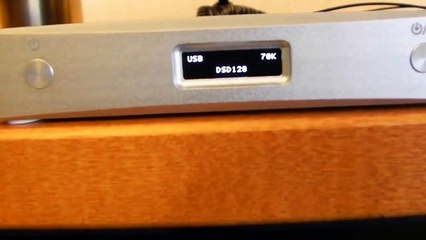 SMSL M8 Sabre Reference 32bit ES9018 DAC playing DSD128