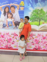 Vlog 197 Hai chị em chơi ném bóng ( family.vn )