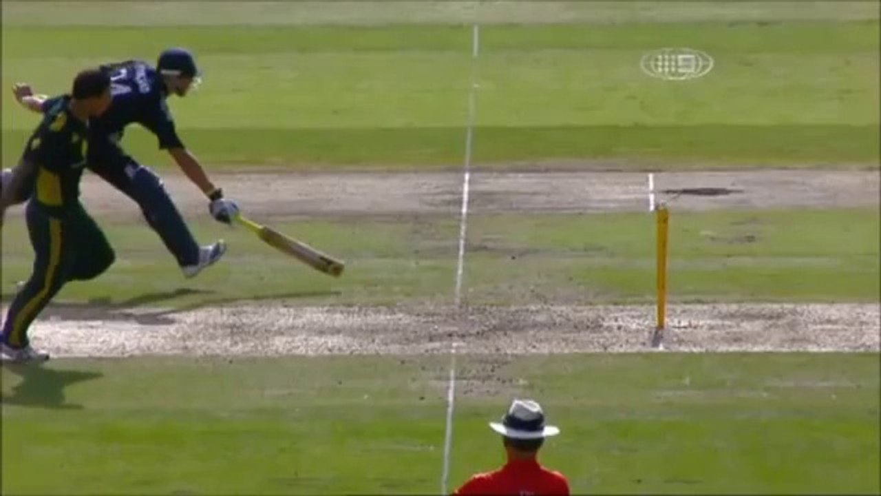 Top 10 Run Outs in Cricket History Ever