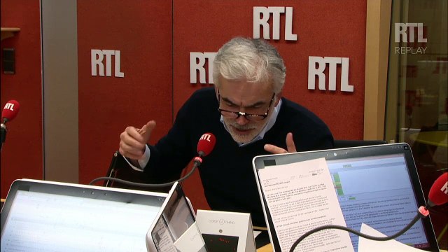 Au dîner de Noël, il y a les vivants et les fantômes , lâche Pascal Praud