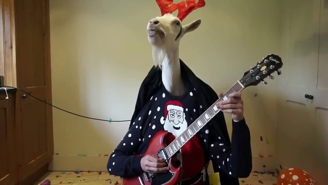 Elektro Gitar Çalan Keçi || A Christmas Goat Playing Electric Guitar!! -