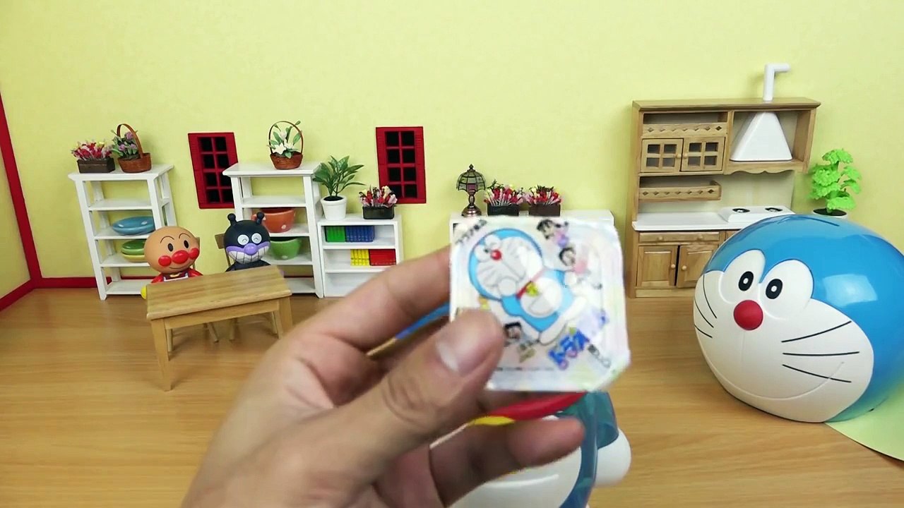 ドラえもん ゼリー入り貯金箱❤アンパンマン アニメ＆おもちゃ