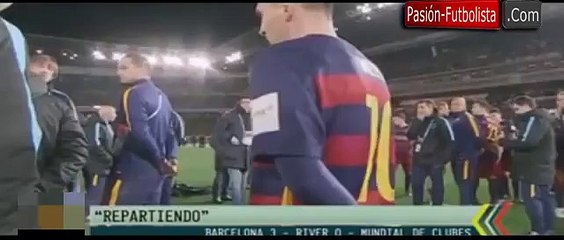 La broma de Leo Messi a Luis Suárez. ¿Esto lo donas al grupo, no 2015