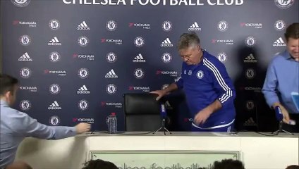 Hiddink: Les joueurs de Chelsea doivent "se regarder dans le miroir"