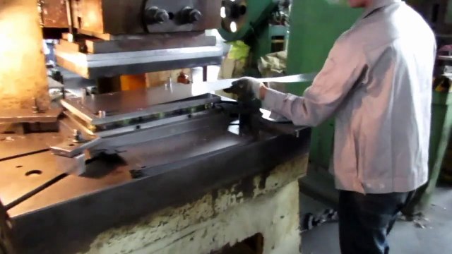 Herrajes para Closet & Herrajes para Armarios: Herrajes Organizadores para Prendas y Zapatos / Production 5