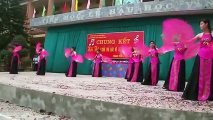 Múa Cây đa quán dốc