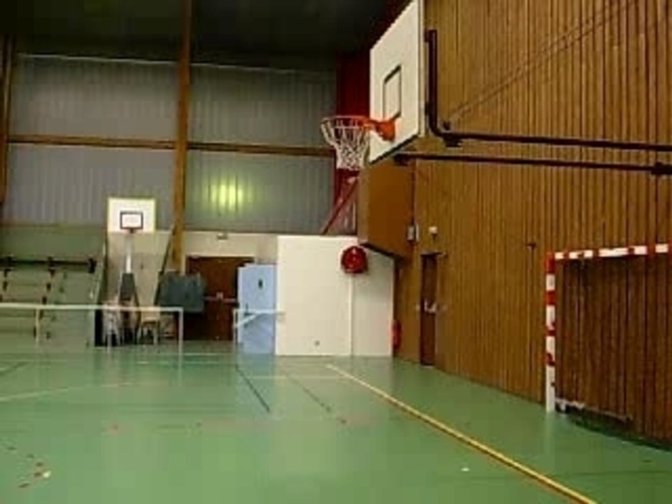 Dunk à 2 mains !!!!