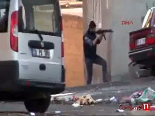 Diyarbakır' da çatışma; 3 PKK'li öldürüldü