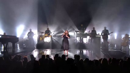 Adele - Hello (Live at the NRJ Awards)_10