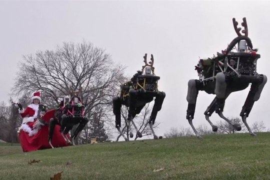 Des rennes robots de Google tirent le traineau du père Noël - La Semaine geek