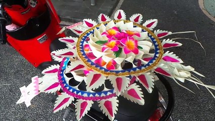 Jelang natal umat Kristen di Bali bikin Penjor