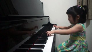 Amazing 3-year-old baby girl plays Grade 5 piano - 師承邱世傑