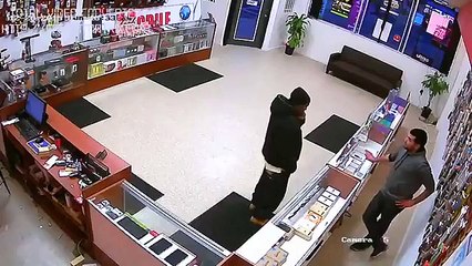 فيديو مخيف  الشاب الفلسطيني حسن علوان يتصدى للص حاول سرقة متجره في الولايات المتحدة